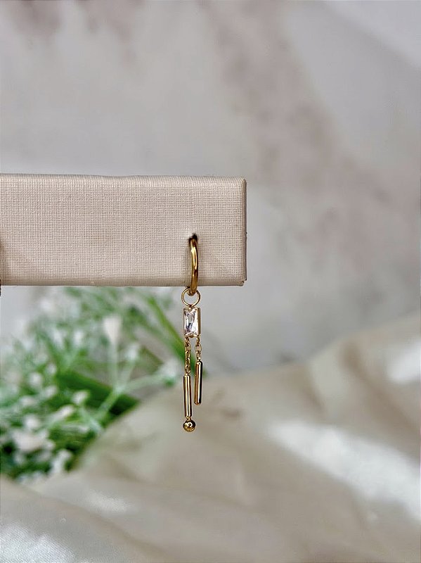Argola com pingentes marquise -Titânio PVD GOLD