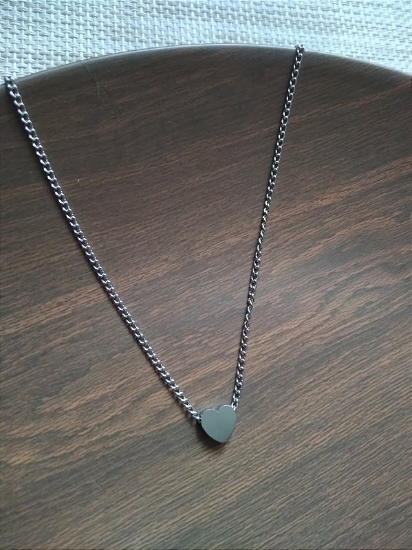 Gargantilha com Pingente Coração com Corte a Laser