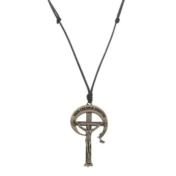Cordão de Couro com Crucifixo da RCC em Metal - Ouro Velho - Tamanho G