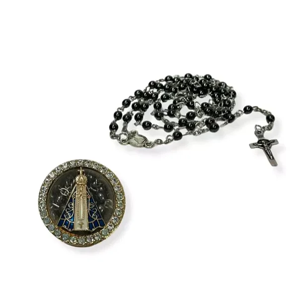 Relicário Nossa Sra. Aparecida Fundo Branco Terço com Fecho Prateado Hematita