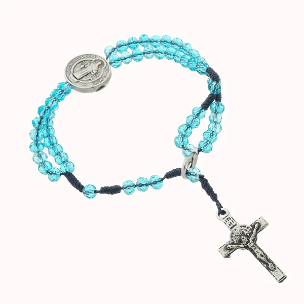 Terço de Pulso com Medalha de São Bento e Conta Cristal em Azul Translúcido