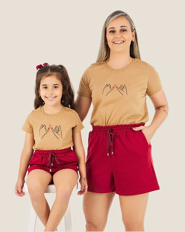 Conjunto verão Mãe e Filha Camiseta estampada juramento e Shorts Bordô - Tamanhos 2 ao GG