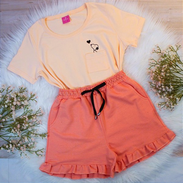 Conjunto Infantil Menina Camisa Salmão Snoopy Shorts Salmão Babado 2 a 14