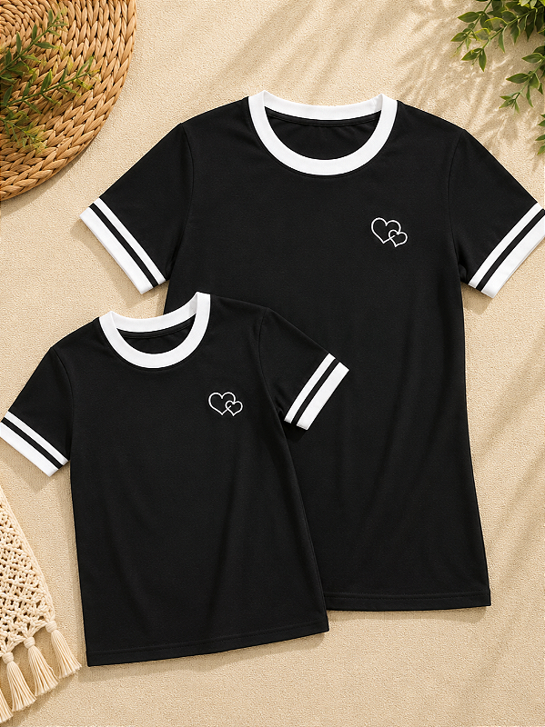 Kit Camiseta Mãe e Filha Preta com Coração Branco em Algodão