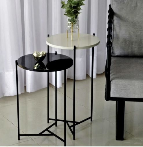 Duo de Mesas Lateral Cléo Preto com Tampo Branco e Preto