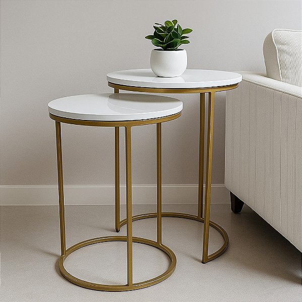 Duo de Mesas Lateral redonda Kira de ferro Dourada com tampo Branco Brilhante