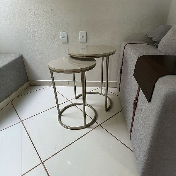 Duo de Mesas Lateral Kira Dourada com tampo em MDF OffWhite