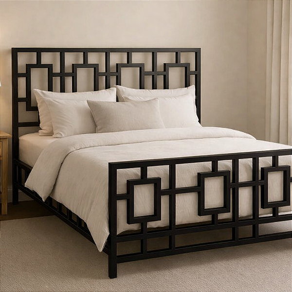 Cama de Ferro modelo Sonia Preta tamanho Queen 1,58x1,98