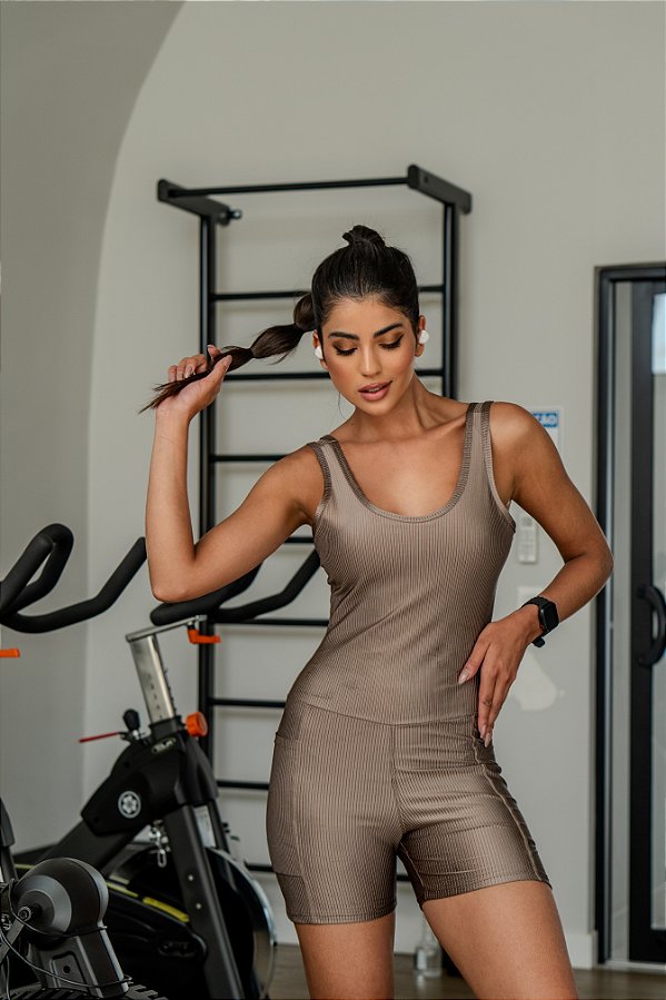 Macaquinho Fitness Bolsos Poliamida canelada brilho GLOSS UV50+