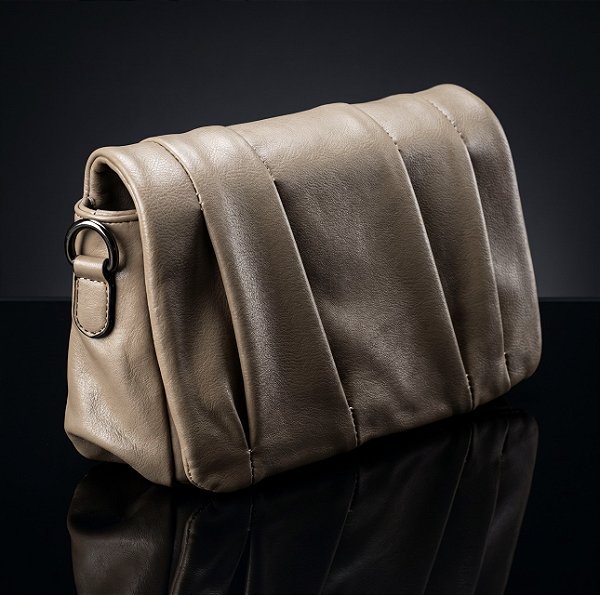 Bolsa Nude Pleat Clutch