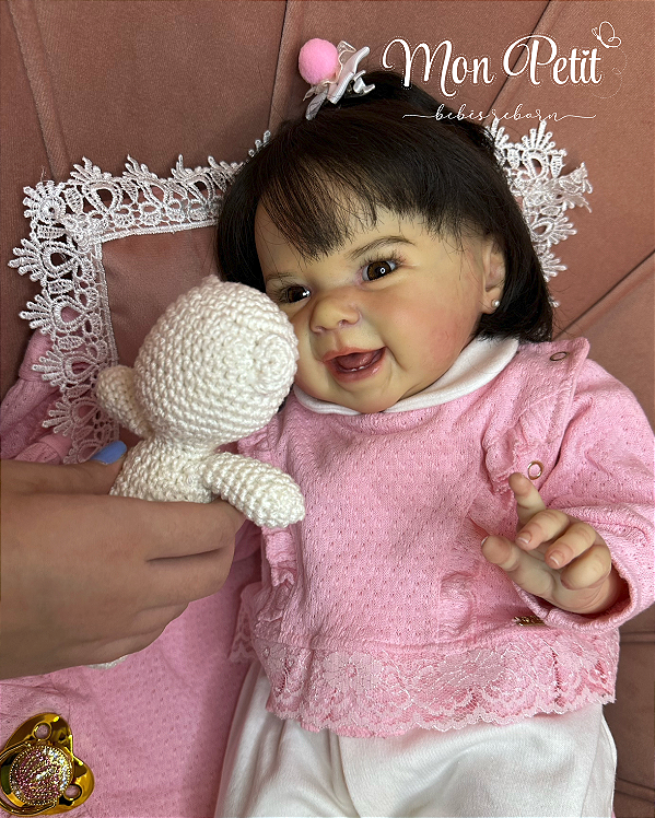 Bebê Reborn Louise com enxoval