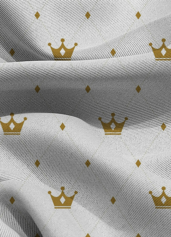 Tecido Blackout Estampa Digital  Coroa Dourada Fundo Branco 1,35m de Largura