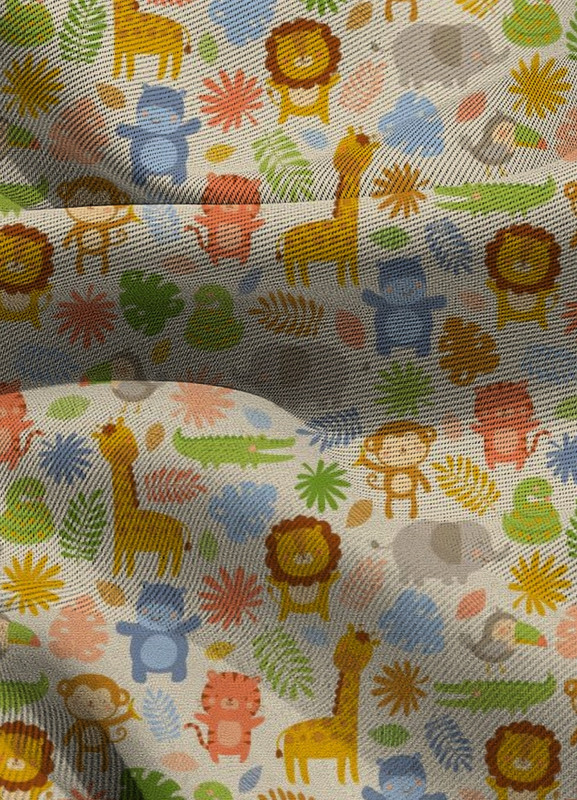 Tecido Blackout Estampa Digital Bichos Coloridos 1,35m de Largura