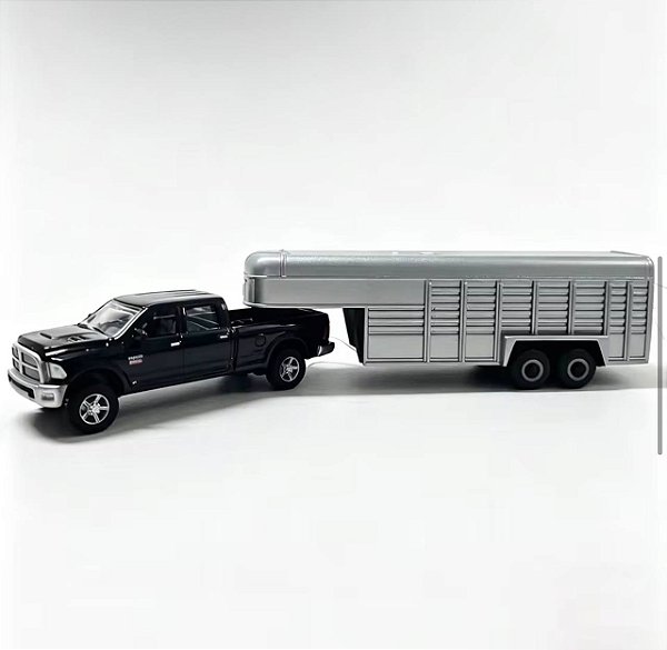 Miniatura ERTL Dodge Ram 2500 Trailer