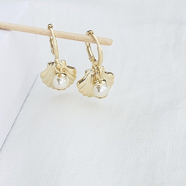 Brinco Argola Concha e Pérola banho Ouro 18k