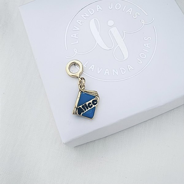 Berloque Livro Alice em banho Ouro 18k
