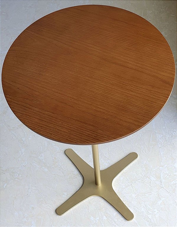 Mesa Lateral de Apoio Redonda Alta FLAT Dourada Cinamomo Castanho