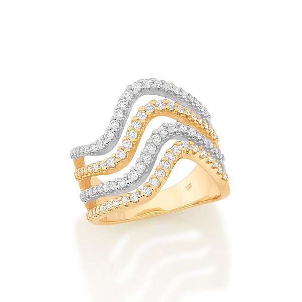 Maxi Anel Rommanel Formado Por 4 Aros Ondulados, Cravejados Por 38 Zircônias De 1,0 Mm, 20 Zircônias De 1,25 Mm E 32 Zir