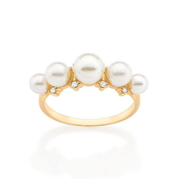 Anel Rommanel Cravejado Por 8 Zircônias De 1,25 Mm, Com 2 Pérolas De 5,0 Mm, 2 Pérolas De 4,0 Mm E 1 Pérola De 6,0 Mm Ao