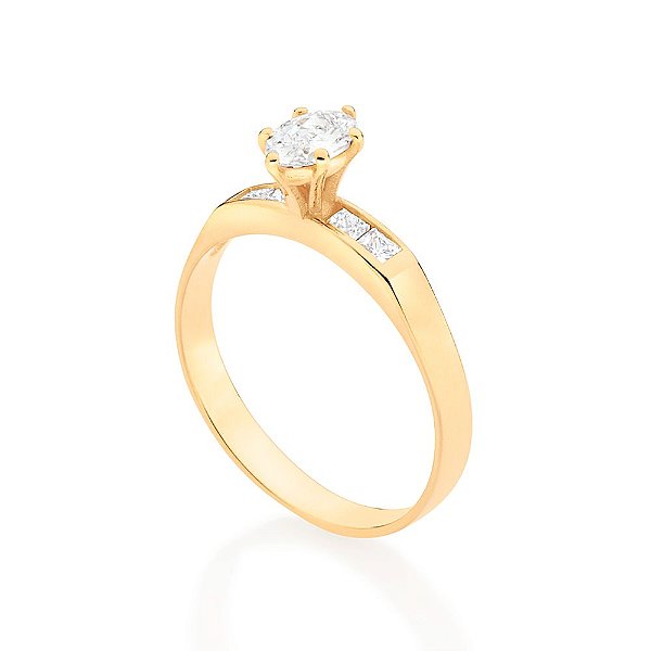Anel Rommanel Solitário Cravejado Por 4 Zircônias Carrês De 2X2 Mm E 1 Zircônia Oval De 4X6 Mm Ao Centro,