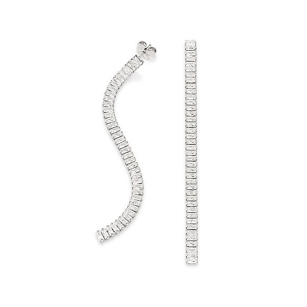 Brinco Cravejado Por 80 Zircônias 
Baguetes De 3Mm Penduradas (Par)
Med, 7,0 Cm X 0,4 Cm
(Joia Licenciada Coleção Giovan