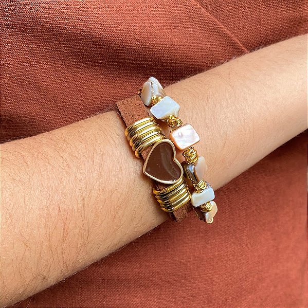 Pulseira Marrom com Fecho de Imã e Madrepérolas