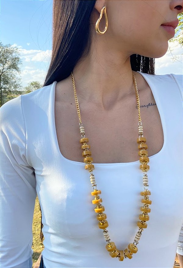 Colar Longo com Correntes e Resina