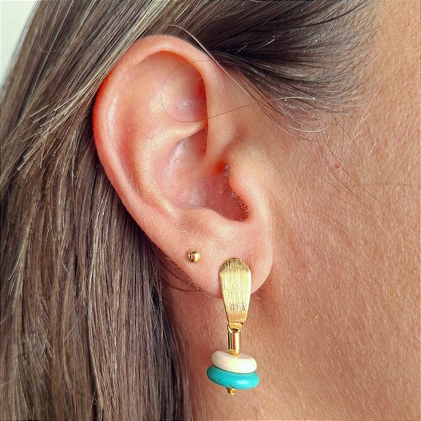 Brinco Duo com Howlita Azul e Branca