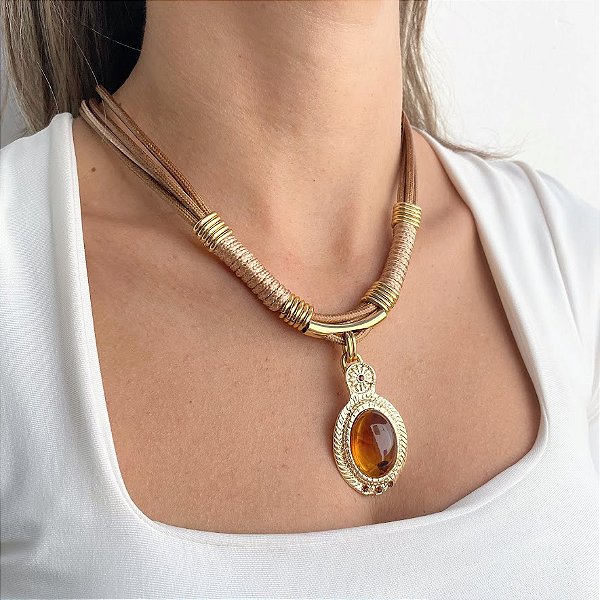 Colar Marrom com Pingente Resina Oval