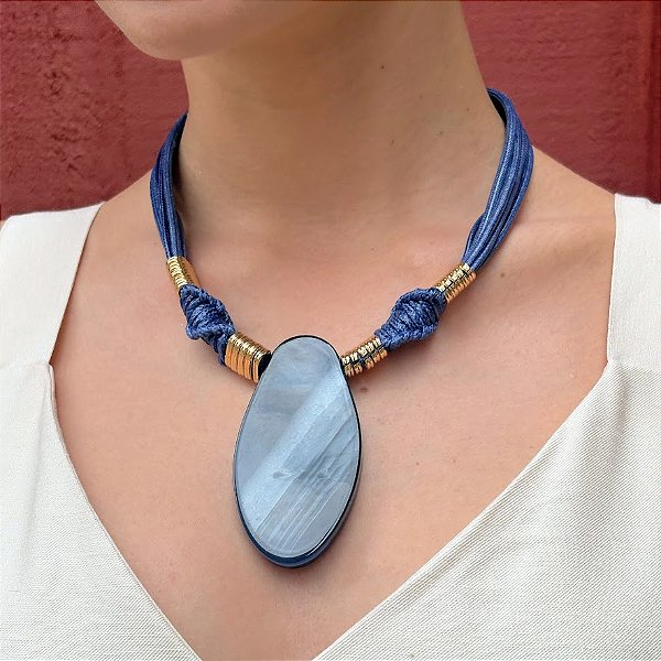 Maxi Colar Marinho com Pingente Resina