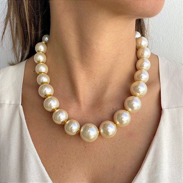 Colar Elegante em Maxi Pérolas