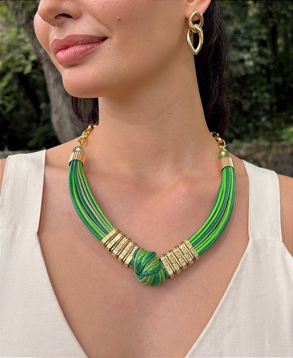 Maxi Colar Nó com Tons de Verde