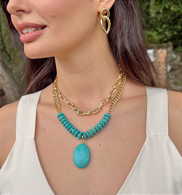 Colar Duas Voltas em Correntes e Pingente Oval em Howlita Azul