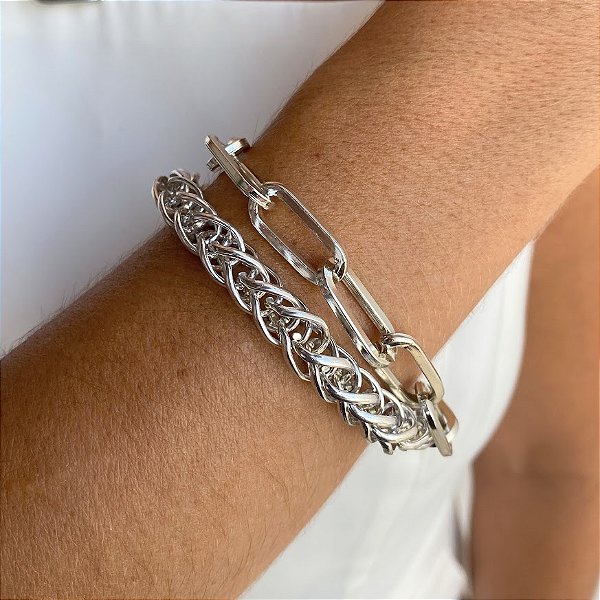 Pulseira Duas Voltas em Correntes Prateadas