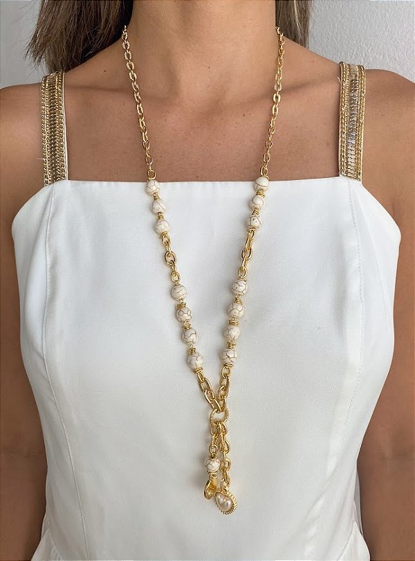 Colar Longo Banhado com Howlitas Brancas