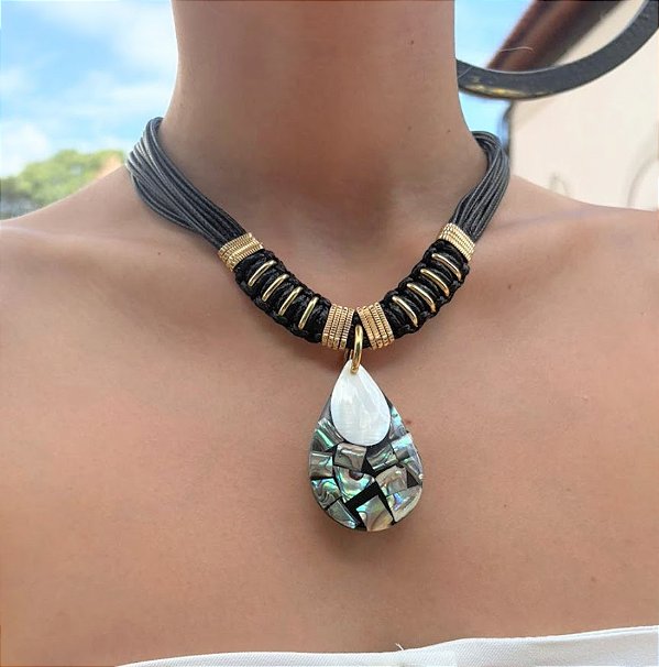 Maxi Colar Preto Abalone Gota