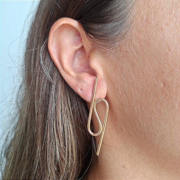 Brinco Curvas Banhado