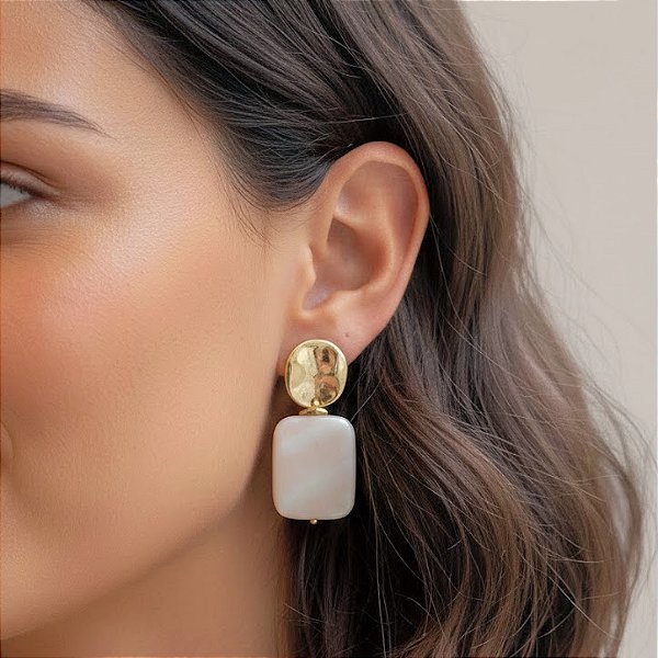 Brinco Elegante Madrepérola