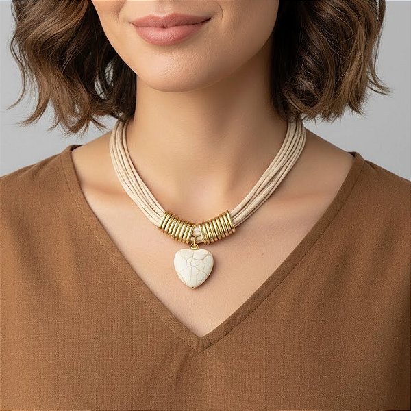 Colar Nude Coração Howlita Branca