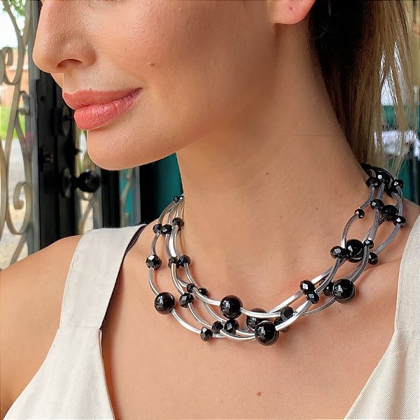 Colar Canos Prata e Cristais Preto