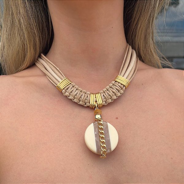 Maxi Colar Nude Pingente Resina