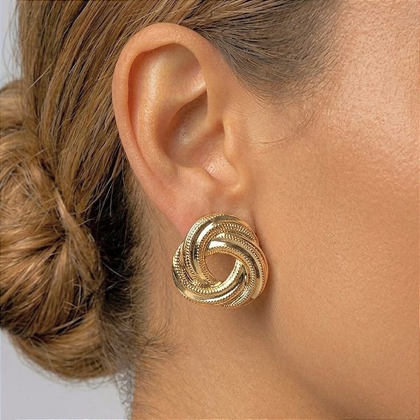 Brinco Banhado Entrelaçado