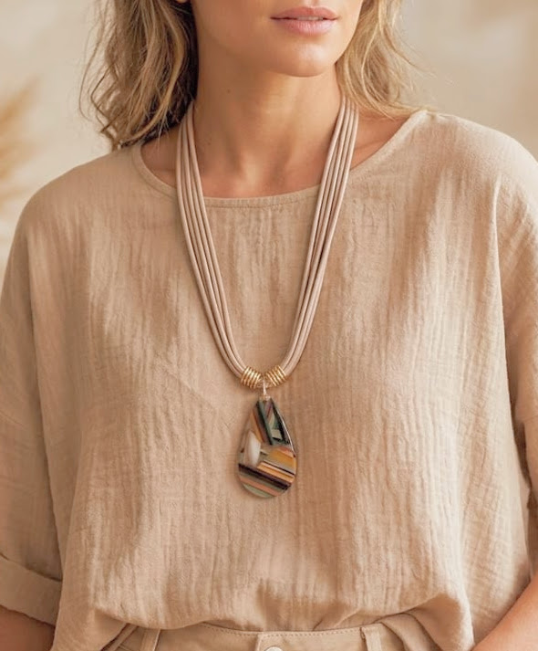 Colar Longo Nude e Gota Resina Colorida