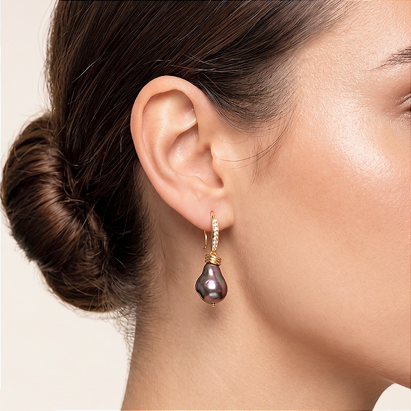 Brinco Gancho Zircônia e Pérola estilo Boho