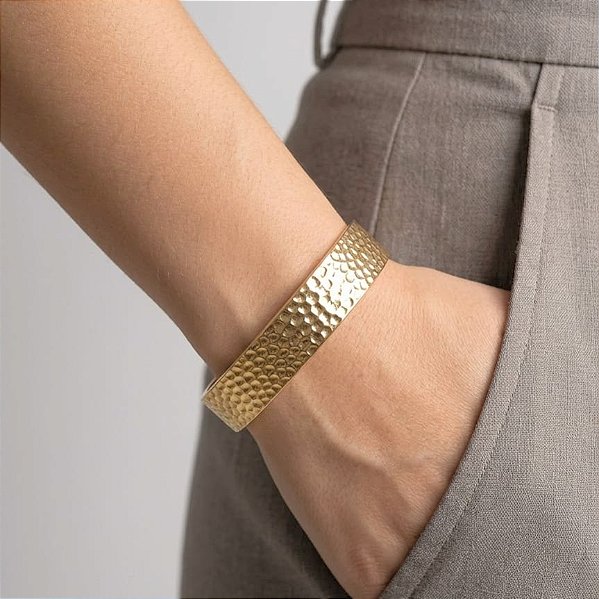 Bracelete Dourado Quadrado Martelado