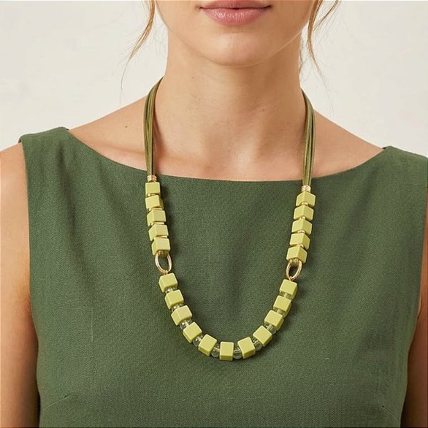 Colar Midi Resinas Verdes