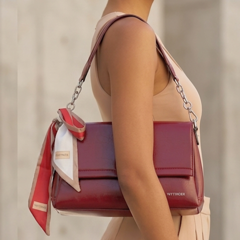 Bolsa Média Vermelha e Prata