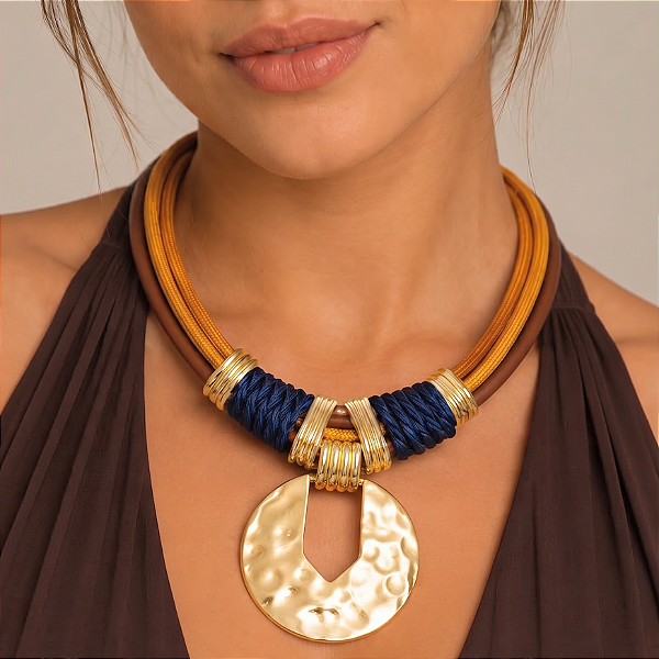 Maxi Colar Tricolor com Medalha