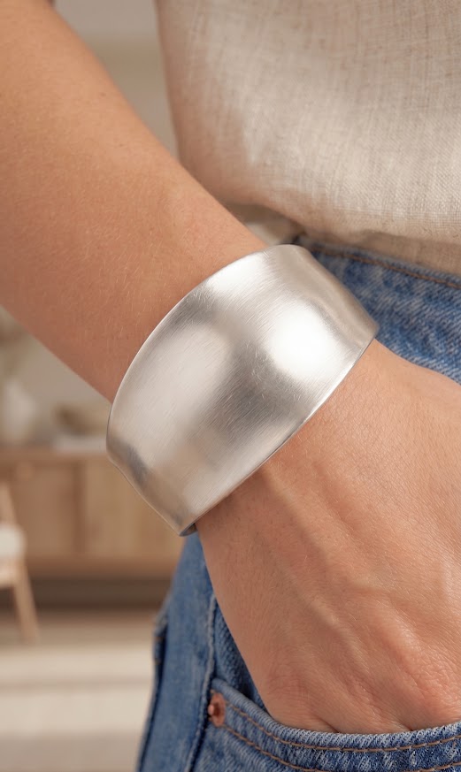 Bracelete Prateado Escovado