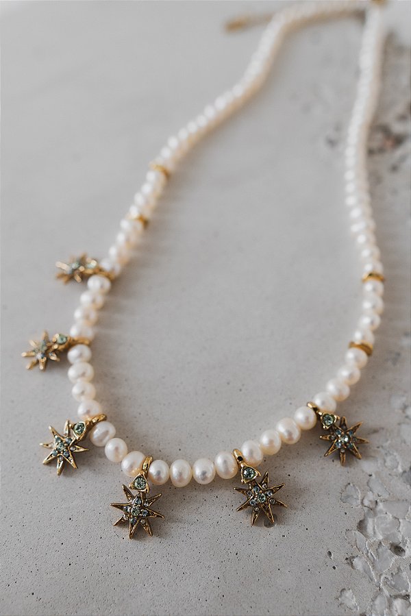 Colar Curto Pérola com Dourado
